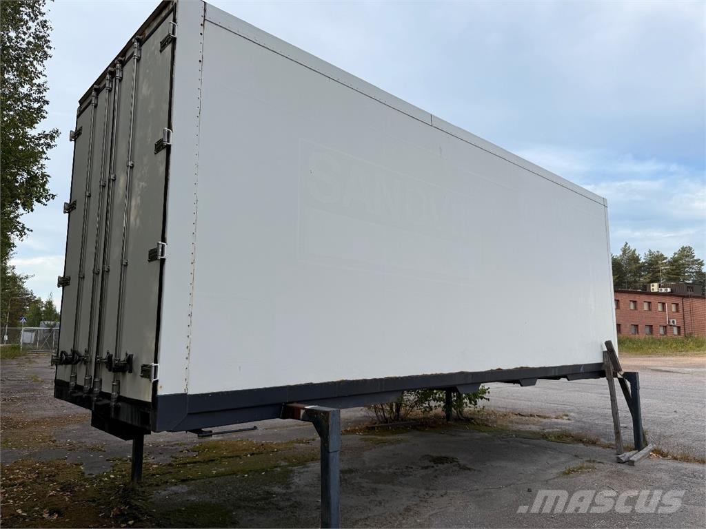  JALKALAVAKONTTI Obytné kontejnery