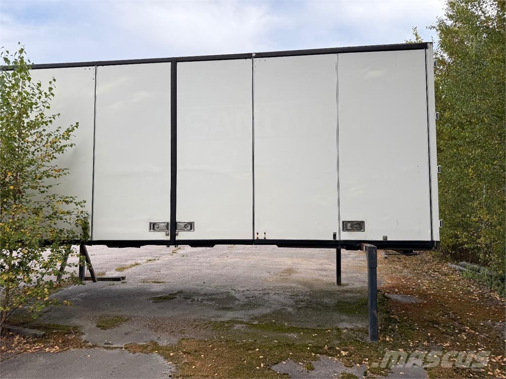  JALKALAVAKONTTI Obytné kontejnery