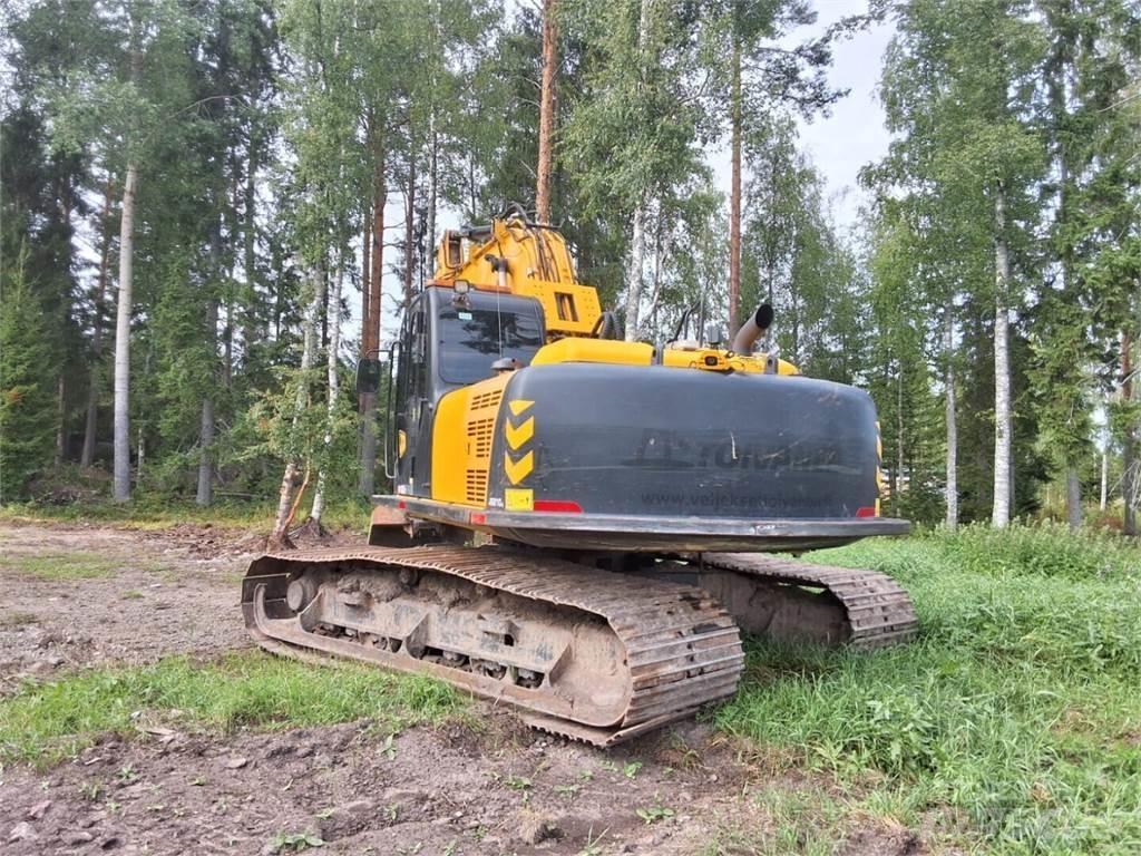 JCB 210 LCT4 Pásová rýpadla