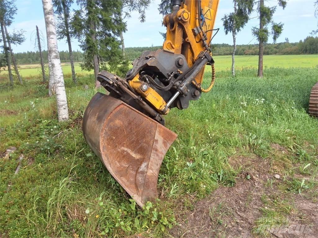 JCB 210 LCT4 Pásová rýpadla
