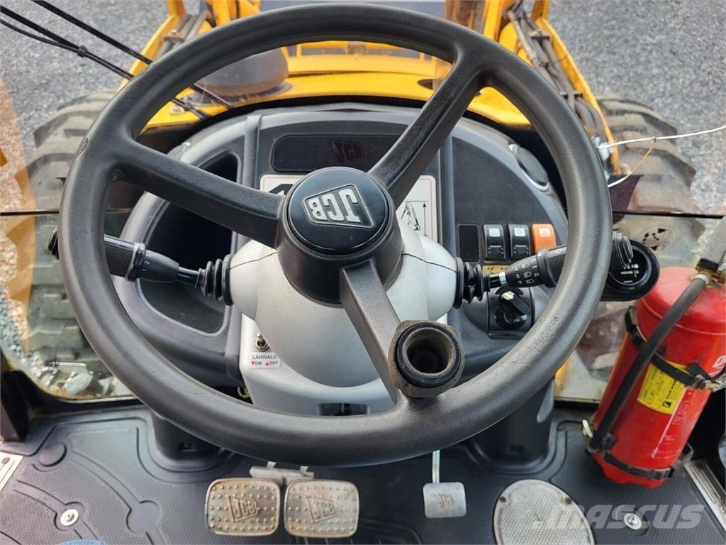 JCB 4CN Rýpadlo-nakladače