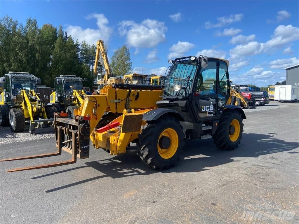 JCB 535-125 Teleskopické manipulátory