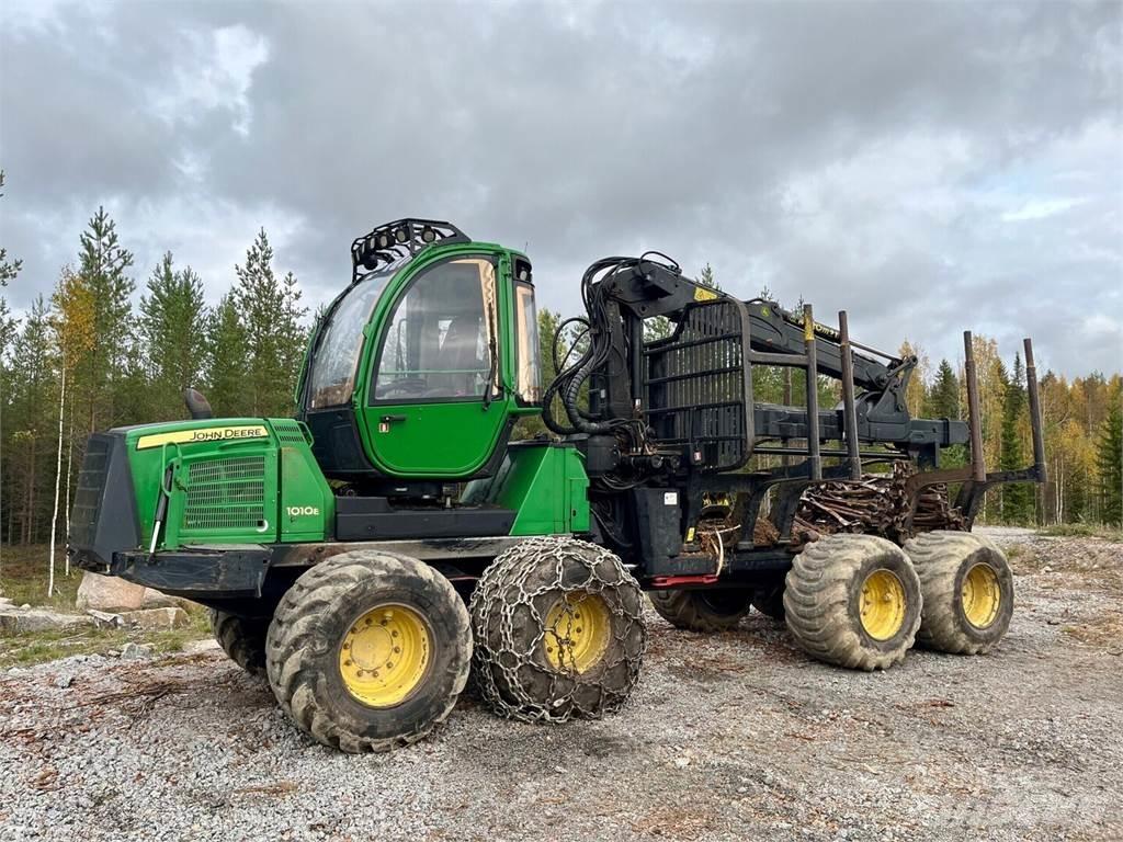 John Deere 1010E Vyvážecí traktory