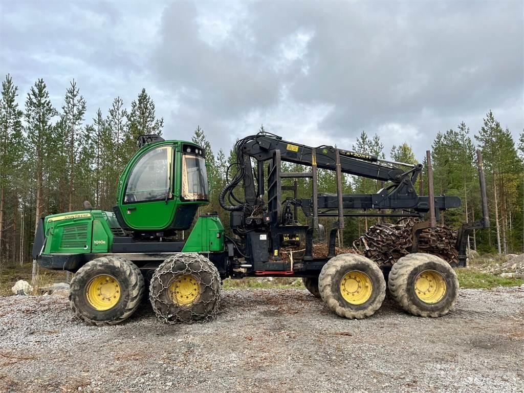 John Deere 1010E Vyvážecí traktory