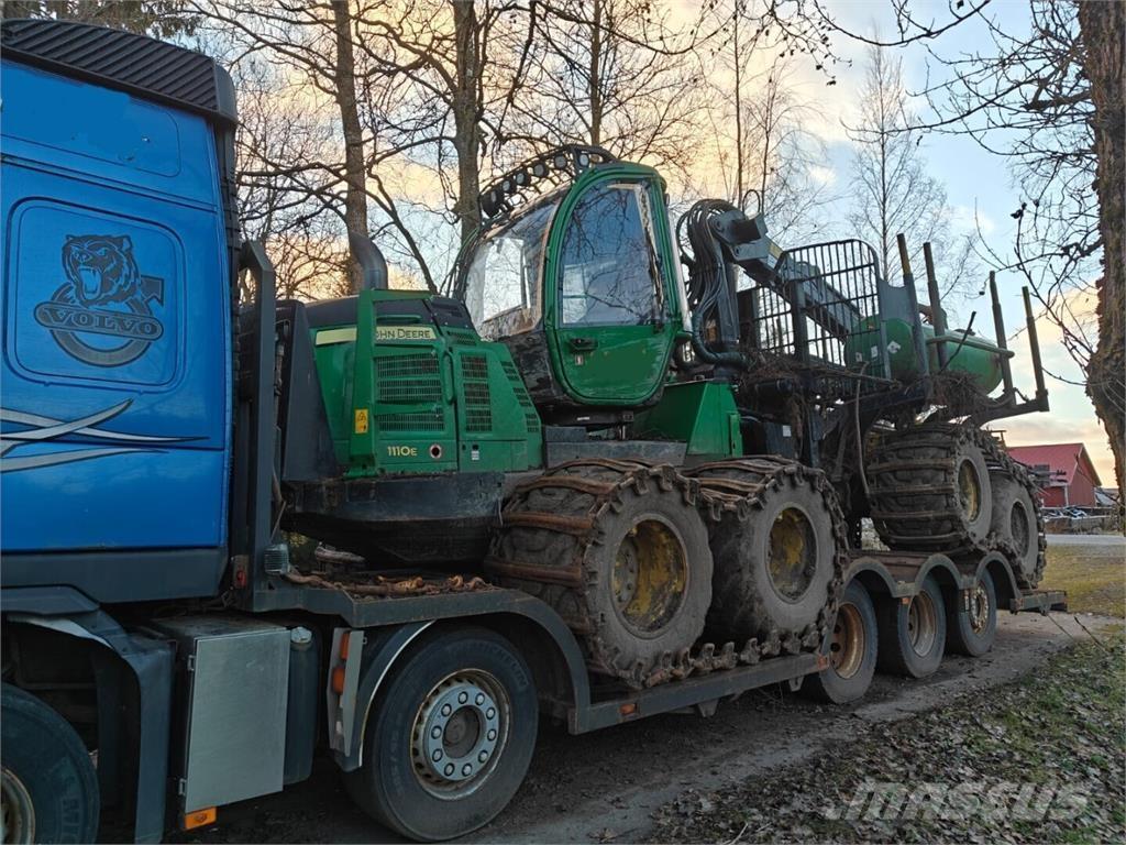 John Deere 1110 E Vyvážecí traktory