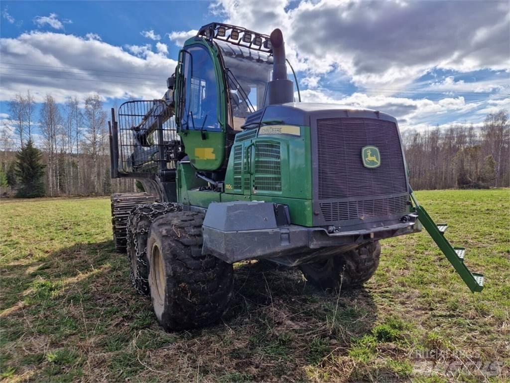 John Deere 1110G Vyvážecí traktory