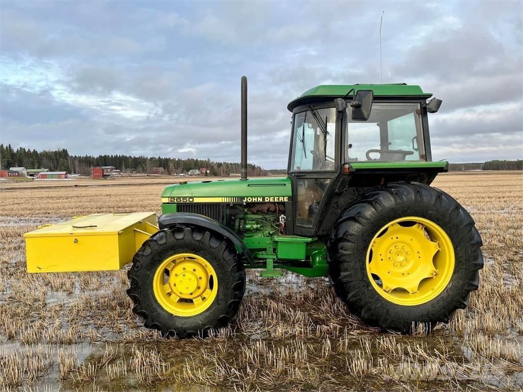 John Deere 2650 Traktory