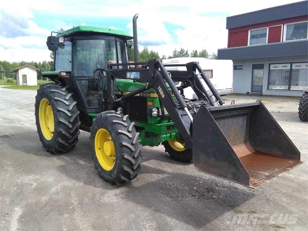 John Deere 2650 Traktory