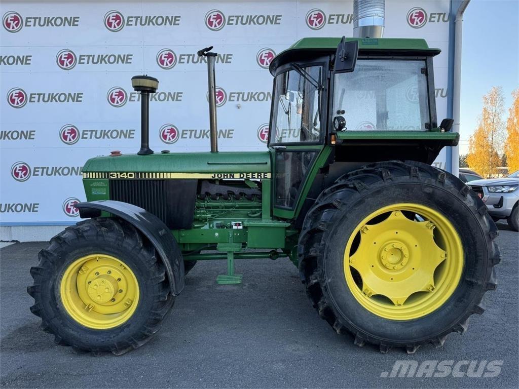 John Deere 3140 Traktory