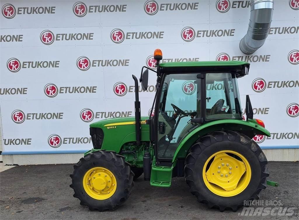 John Deere 5055e Traktory