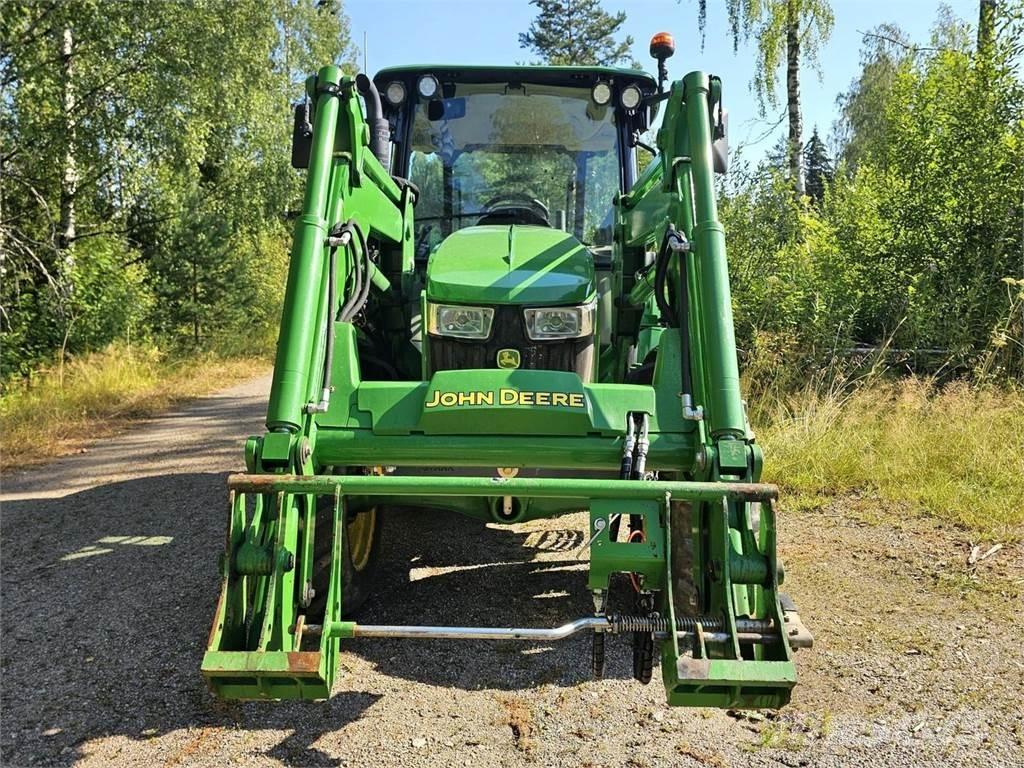 John Deere 5058E Traktory
