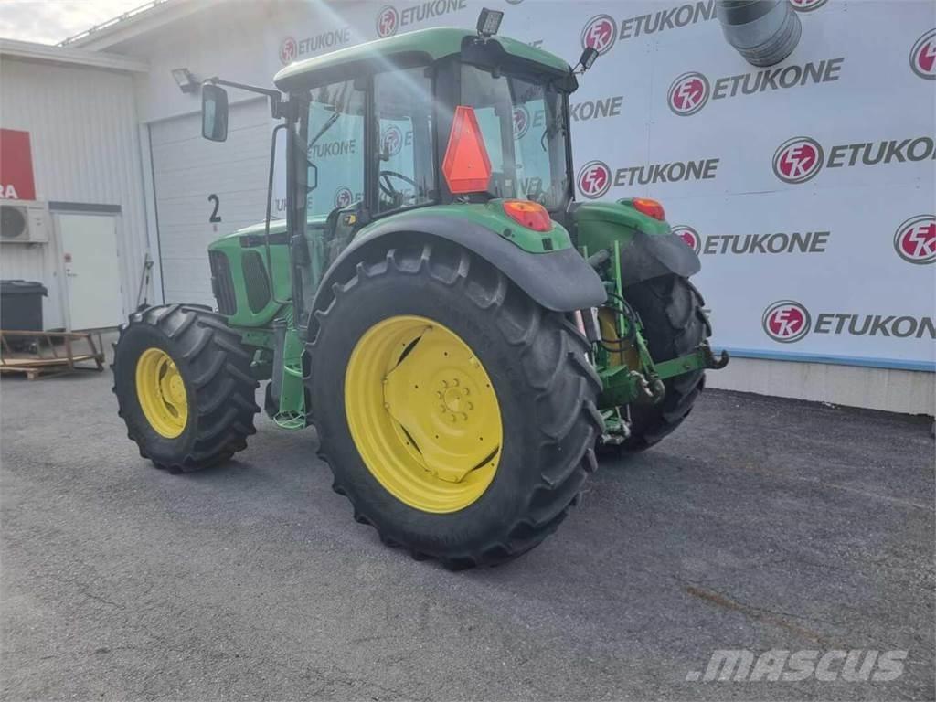 John Deere 6120SE Traktory