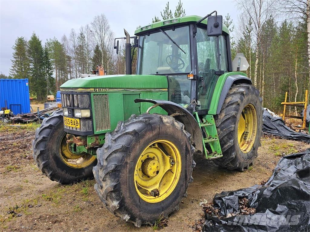 John Deere 6800 Traktory