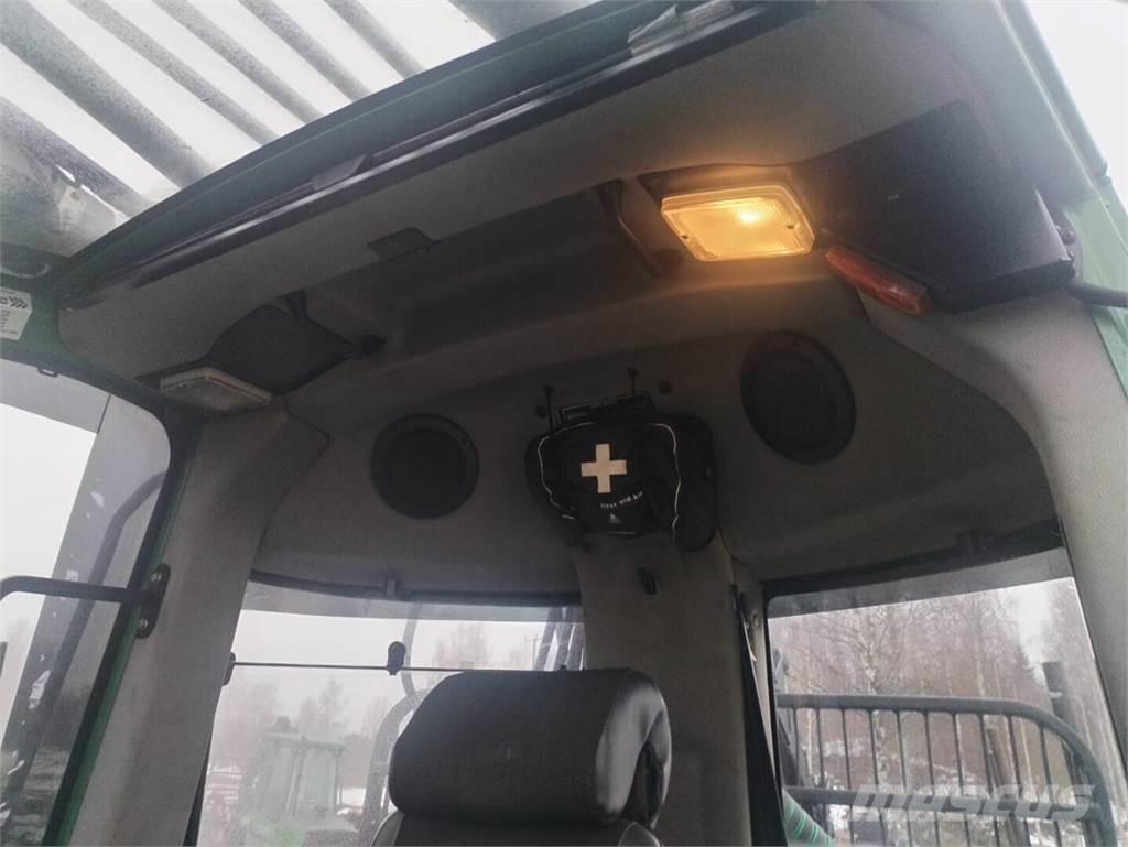 John Deere 810 E Vyvážecí traktory