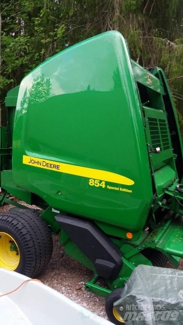 John Deere 854 Další