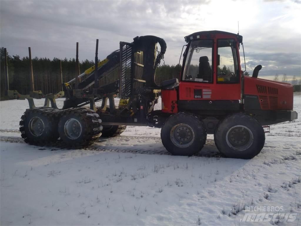 Komatsu 845 Vyvážecí traktory