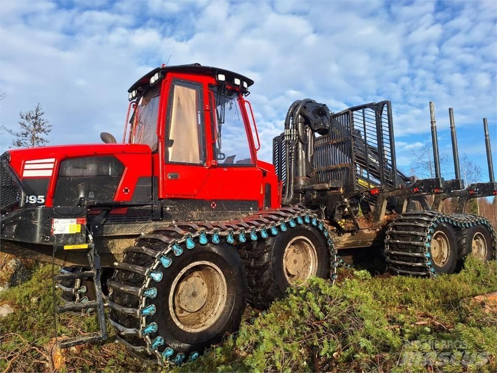 Komatsu 895 Vyvážecí traktory