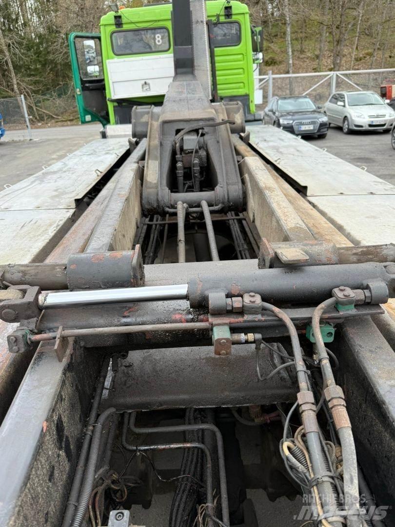 MAN 35.403 8X4 Hákový nosič kontejnerů