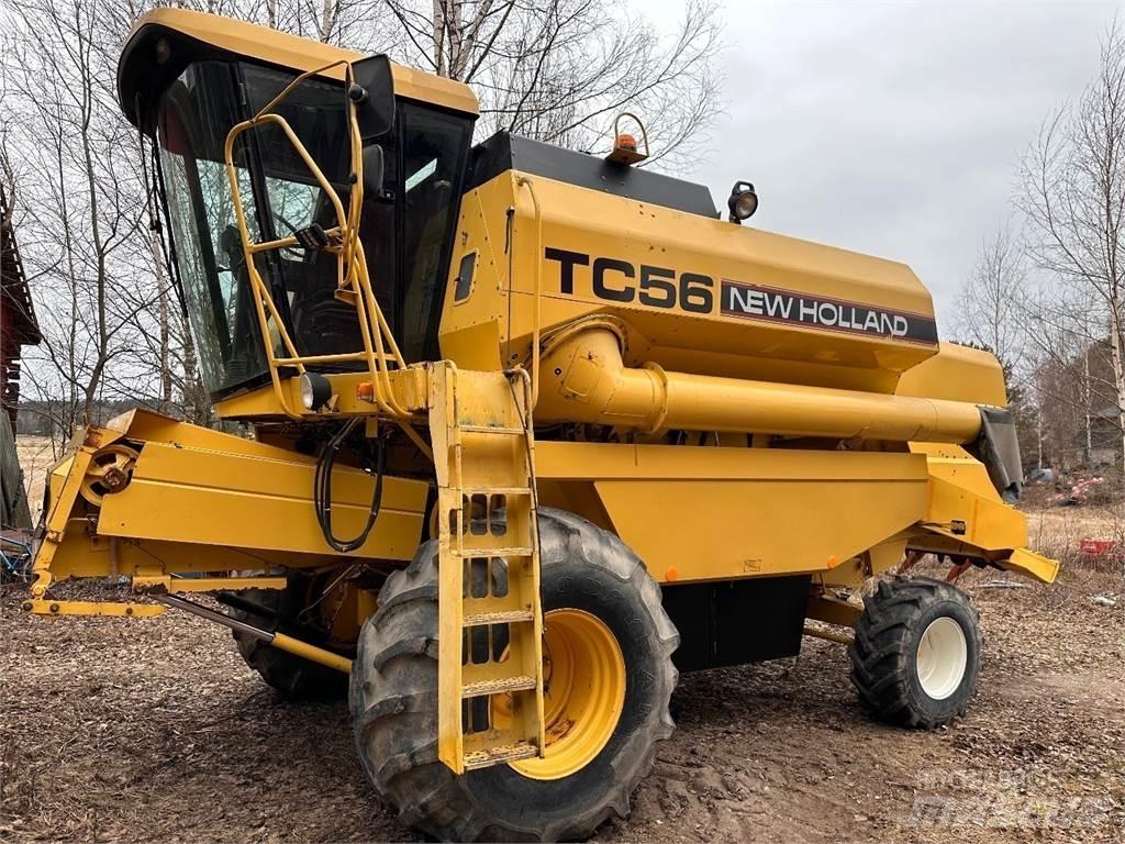New Holland TC56 Sklízecí mlátičky