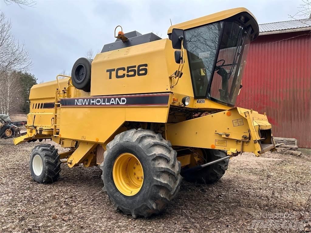 New Holland TC56 Sklízecí mlátičky