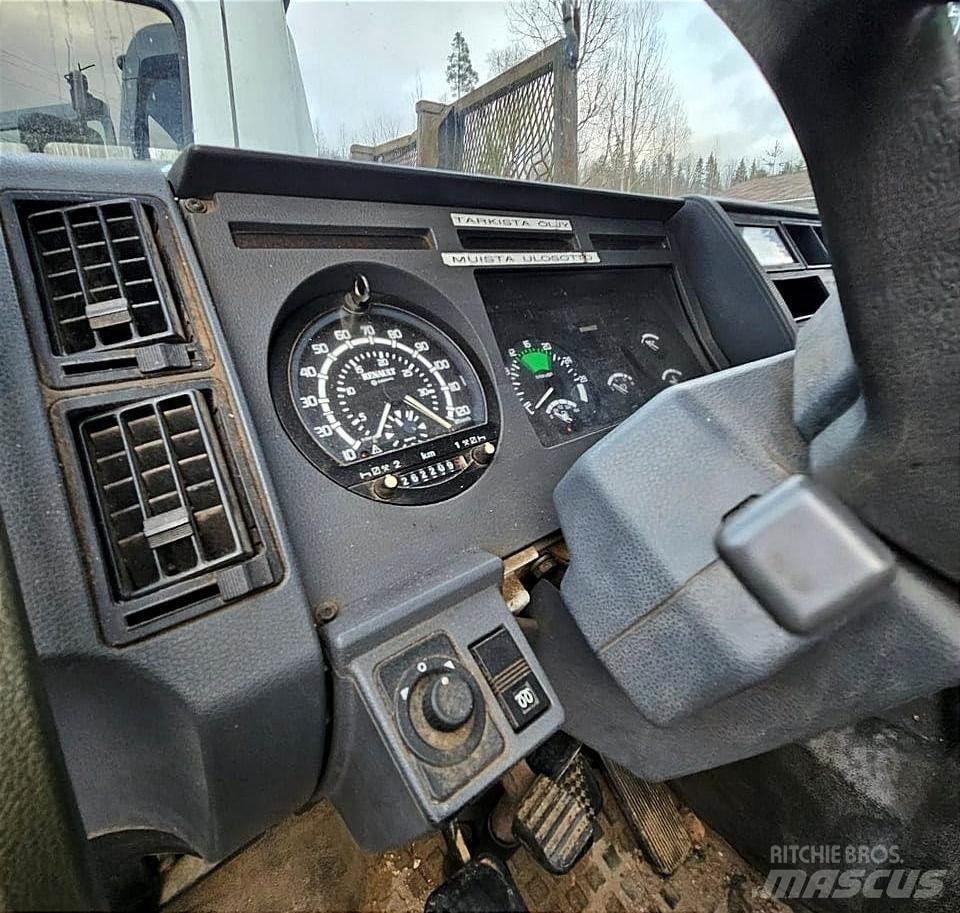 Renault M230ti Hákový nosič kontejnerů