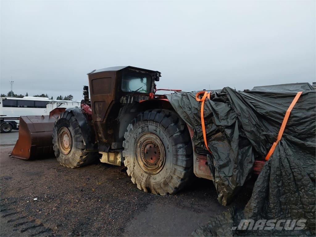 Sandvik TORO 517 Kolové nakladače