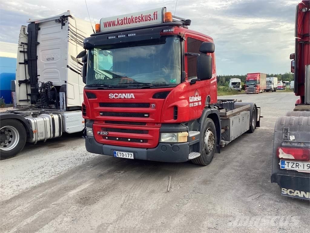 Scania P 320 Hákový nosič kontejnerů