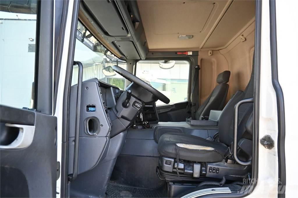 Scania P320 4x2 Skříňová nástavba