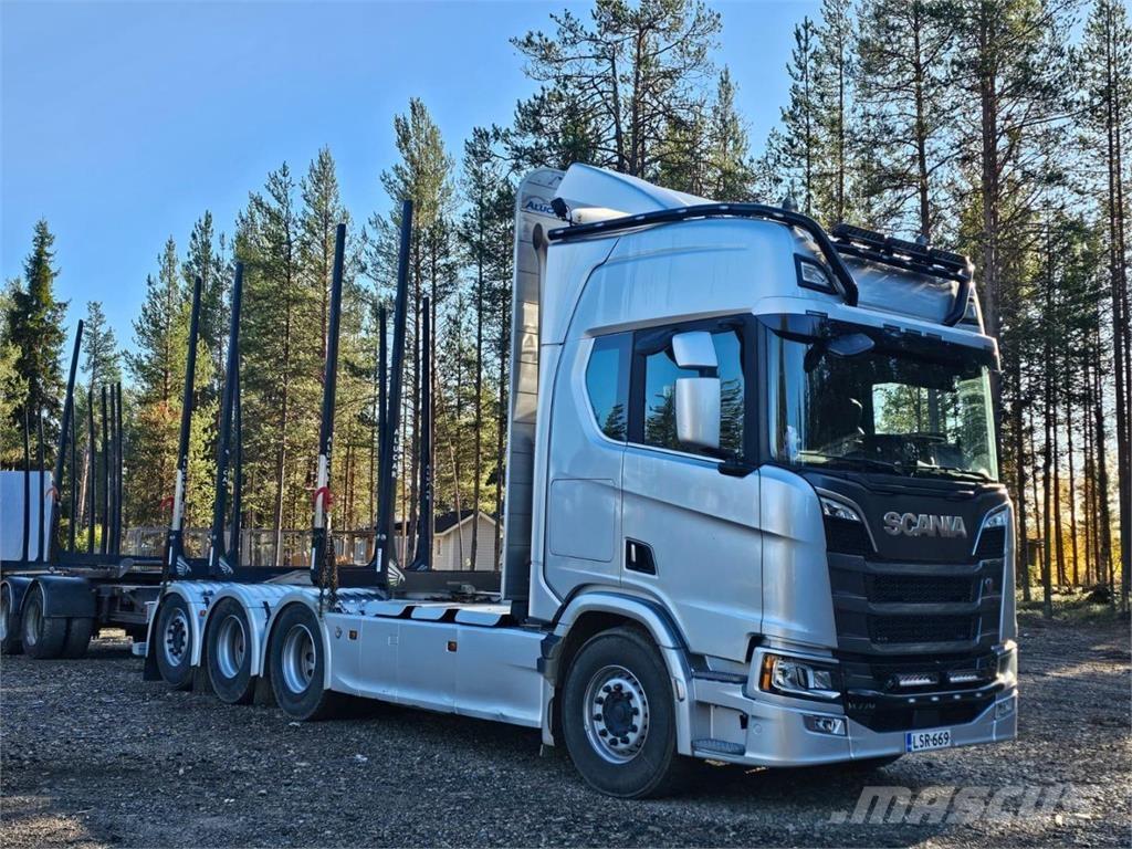 Scania R660 8X4 Vozy na přepravu kmenů