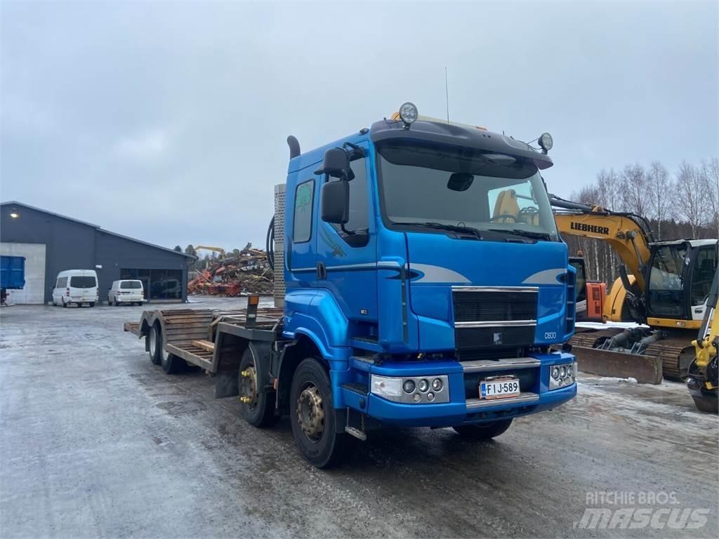 Sisu C 600 2+2 Nákladní automobily pro přepravu lesních strojů