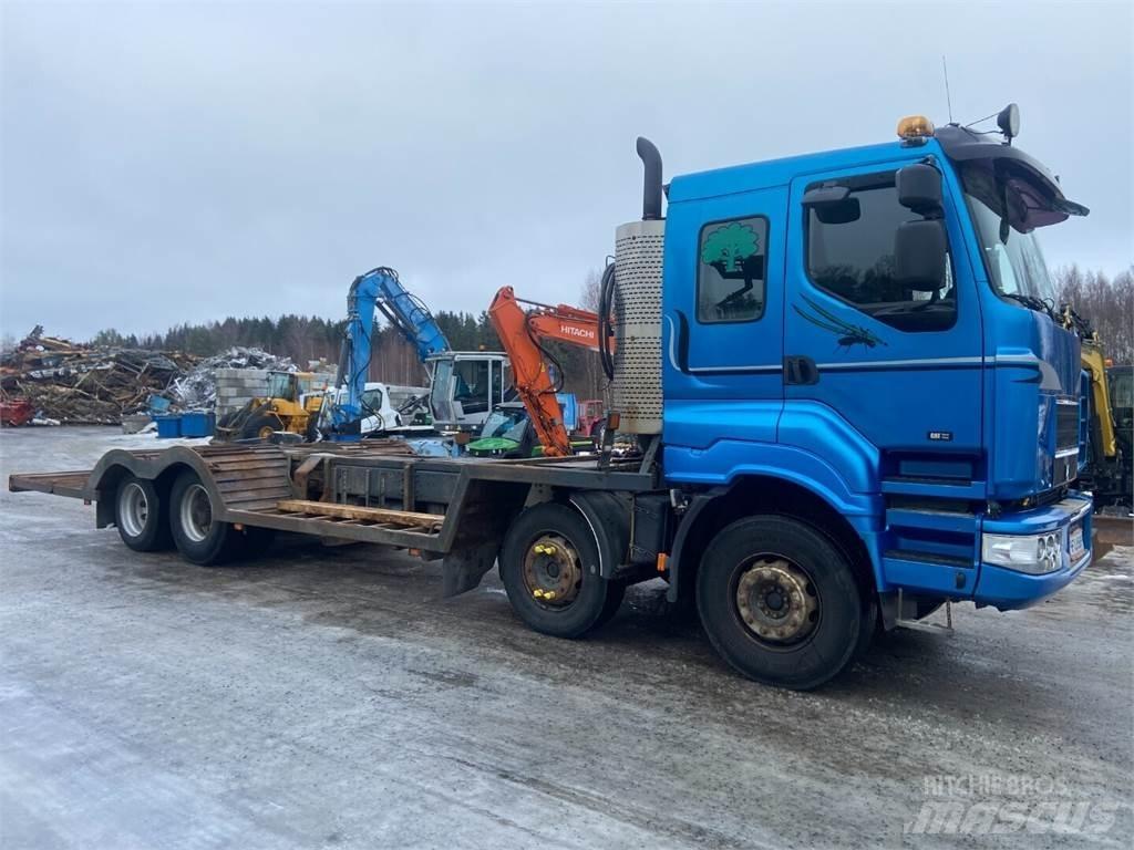 Sisu C 600 2+2 Nákladní automobily pro přepravu lesních strojů