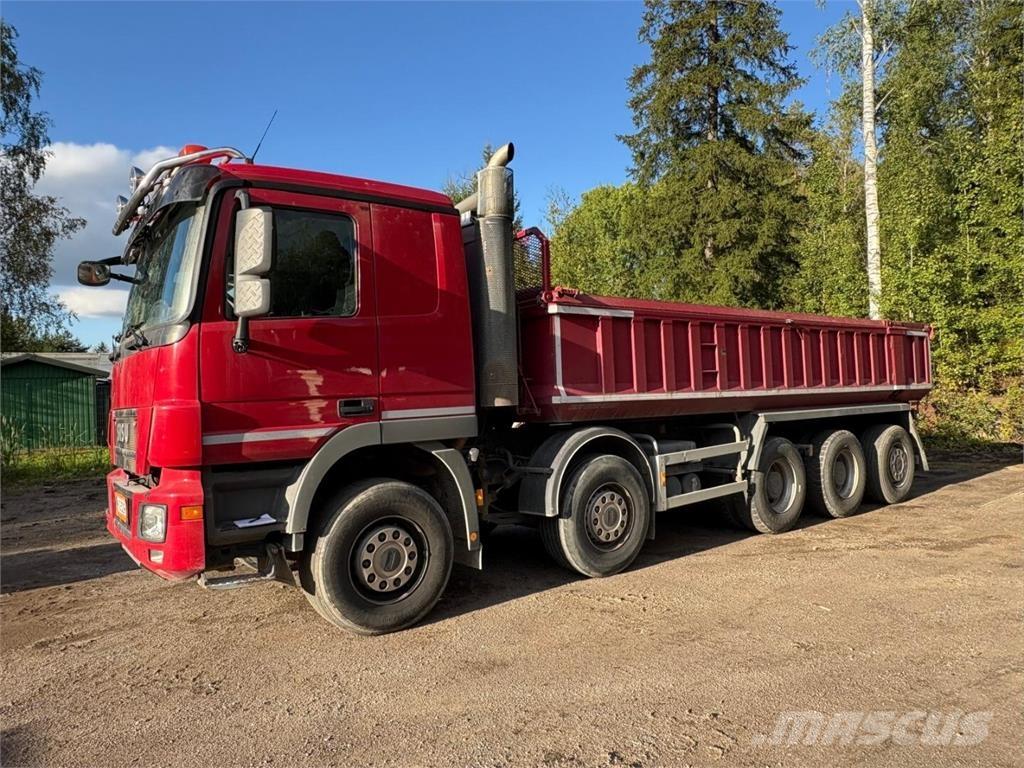 Sisu Polar 10x4 Sklápěče