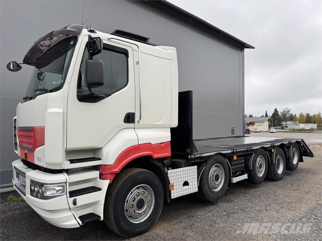 Sisu R500 10x4 Nákladní automobily pro přepravu lesních strojů