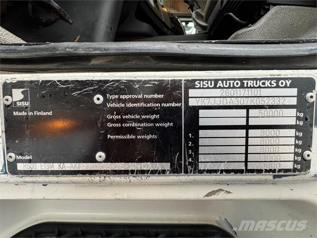 Sisu R500 10x4 Nákladní automobily pro přepravu lesních strojů