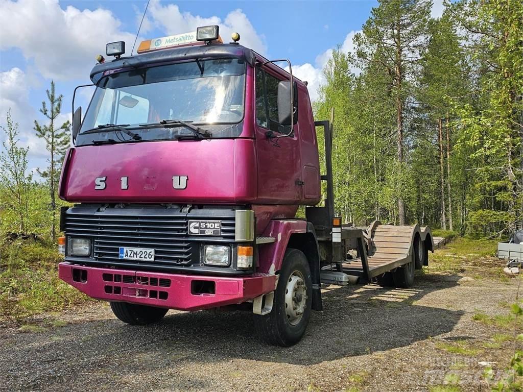 Sisu SM 510 6x2 Nákladní automobily pro přepravu lesních strojů
