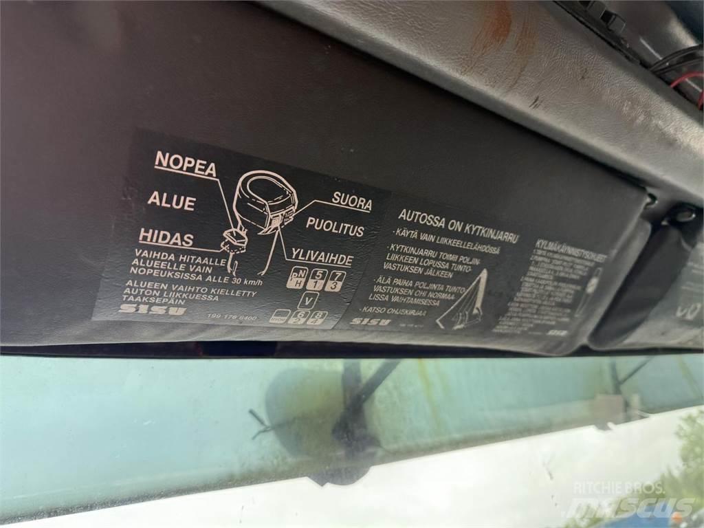 Sisu Sm332 8x2 Nákladní vozidlo bez nástavby