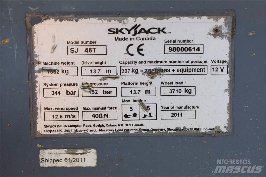 SkyJack SJ 45T Vertikální sloupové výtahy