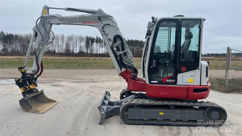 Takeuchi TB257FR Mini rýpadla < 7t