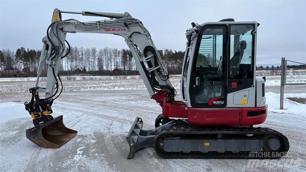 Takeuchi TB257FR Mini rýpadla < 7t