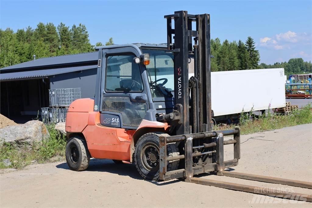 Toyota 7FD40 Dieselové vozíky
