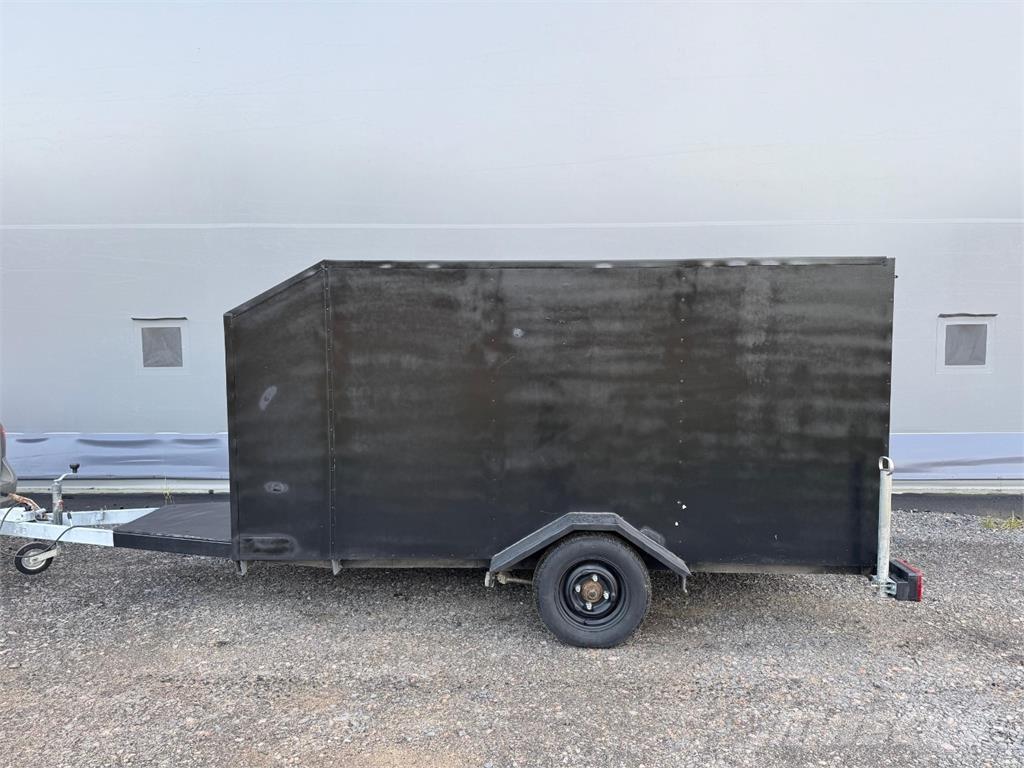  Umpiperäkärry Lehké přívěsy do 3500 kg