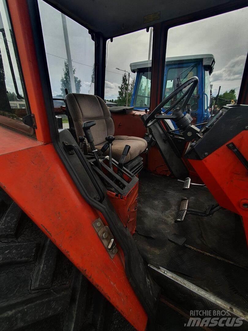 Valmet 605-4 EK Traktory
