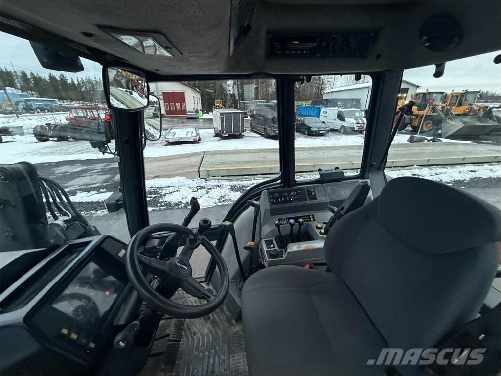 Valmet 8100 Turbo Traktory