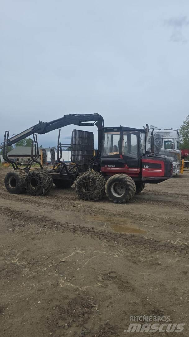 Valmet 820 Vyvážecí traktory