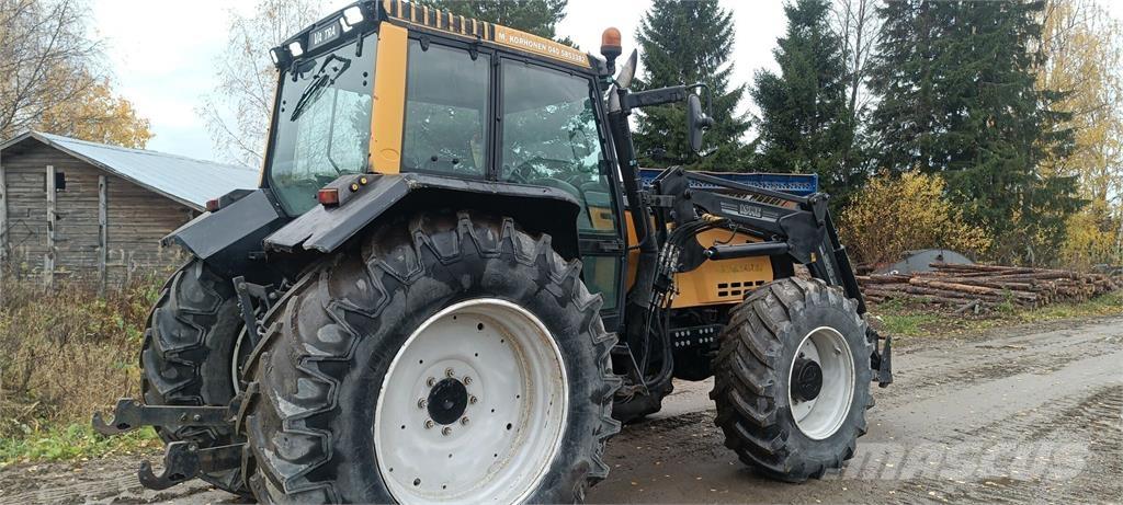 Valtra 8450 Traktory