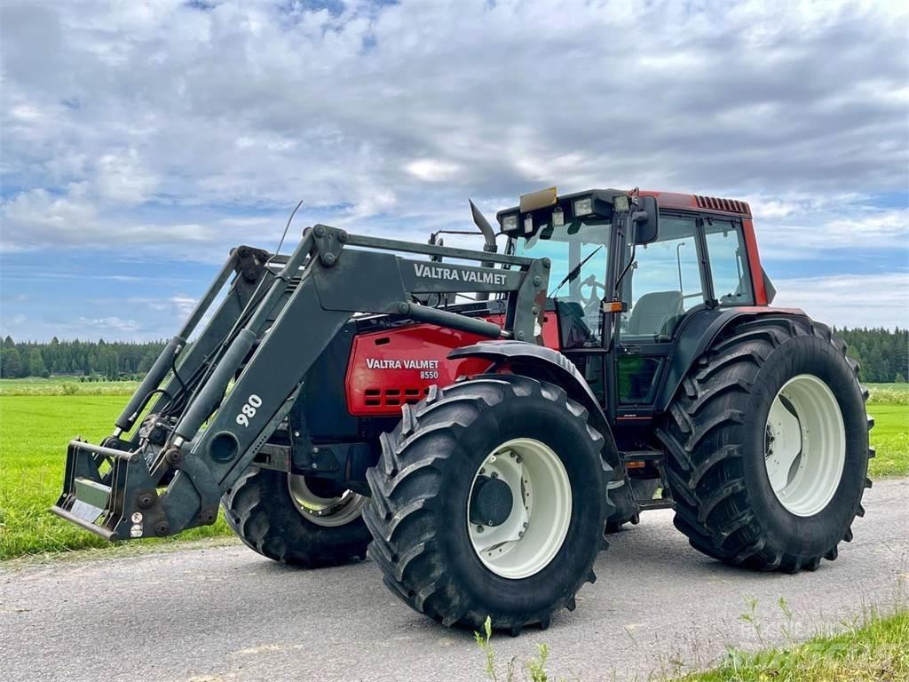 Valtra 8550 Mega Traktory