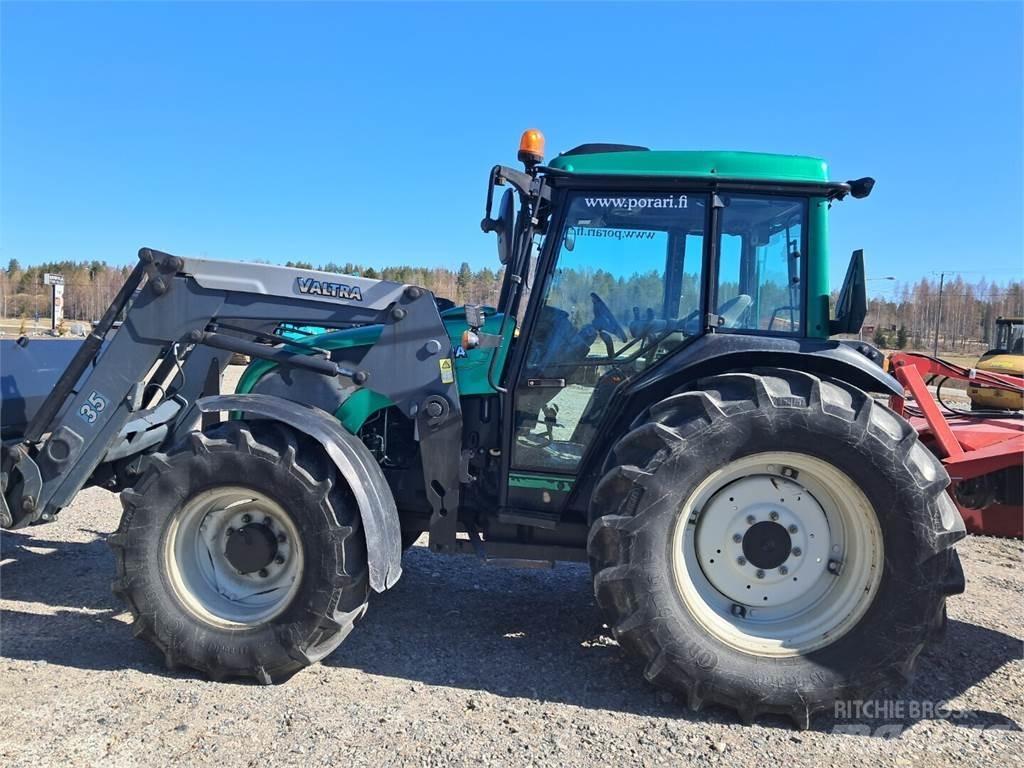 Valtra A92 Traktory