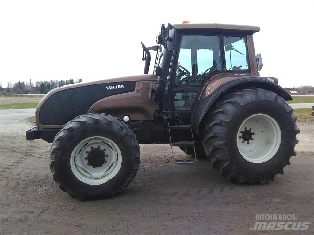 Valtra T 170 Traktory