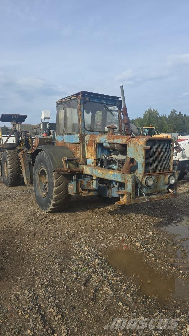 Volvo BM DR 860 Vertikální sloupové výtahy