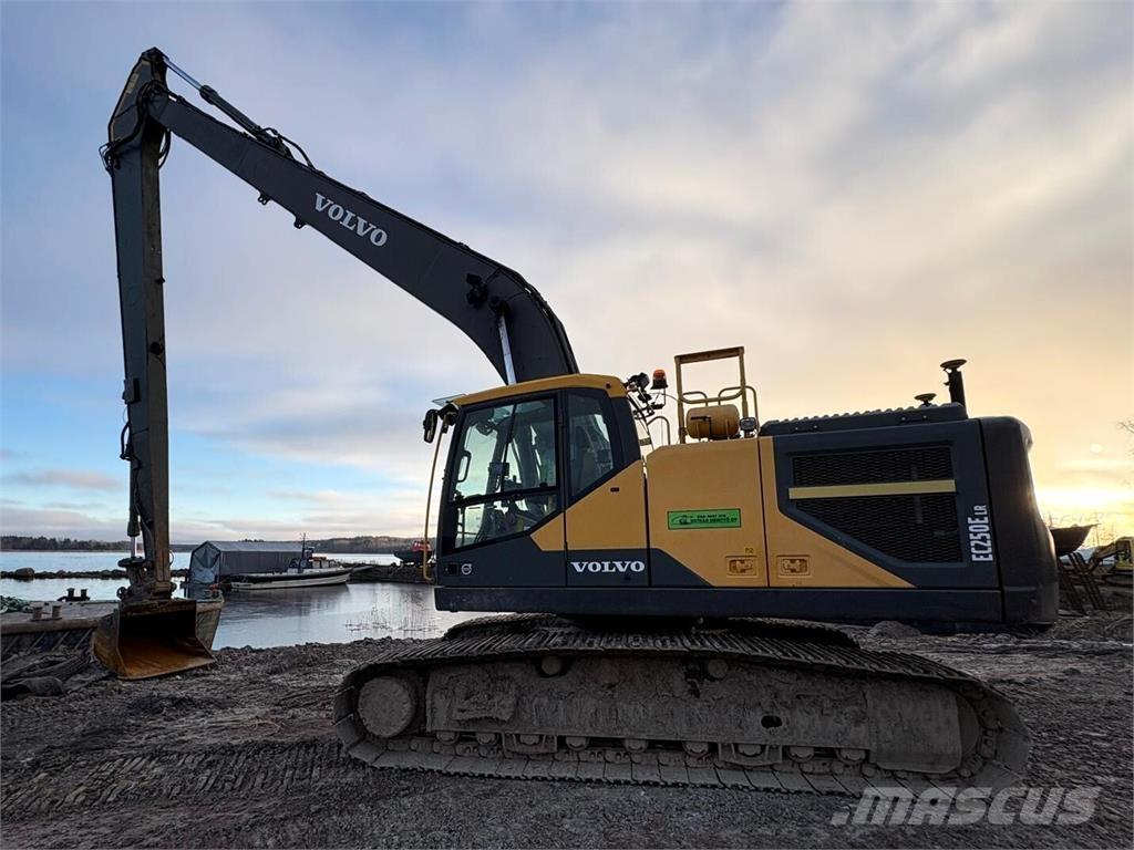 Volvo EC 250 ELR Rýpadla s dlouhým dosahem